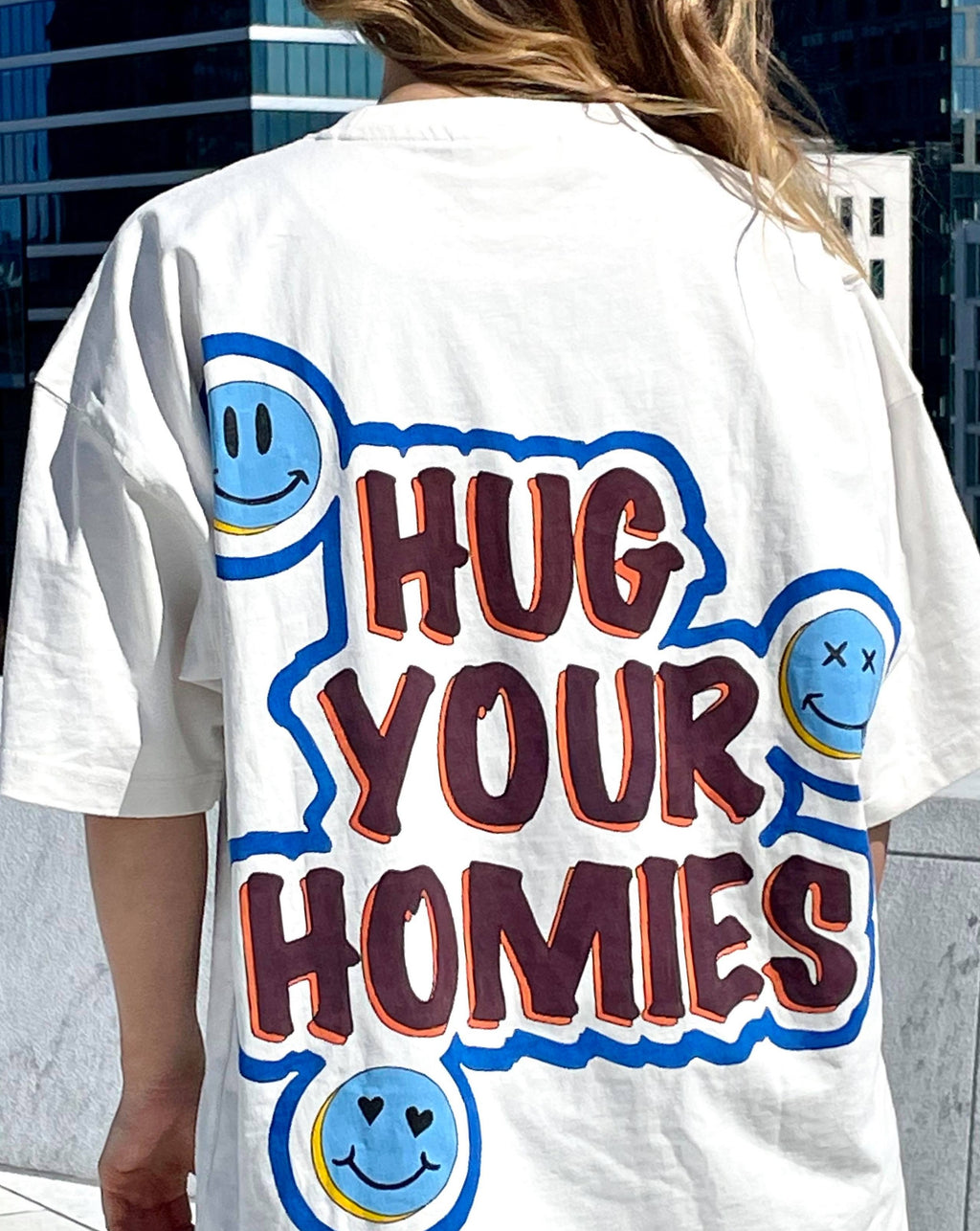 "HUG YOUR HOMIES" - Tshirt